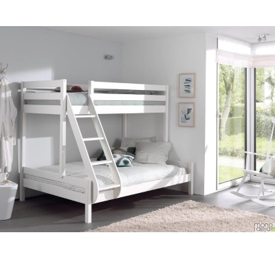 Triple bunk bed